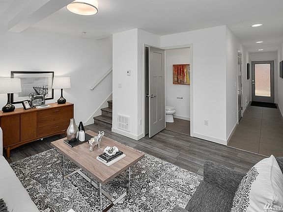 5th image of 3807 Martin Luther King Jr Way S #C