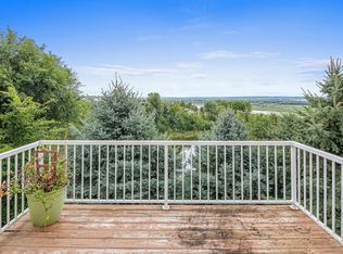 10174 Indigo Dr, Eden Prairie, MN 55347