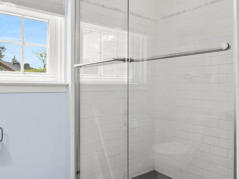 1518 James Rd — Photo 17