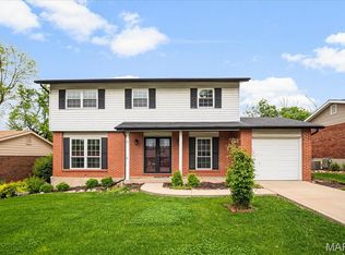 1068 Dawn Valley Dr, Maryland Heights, MO 63043