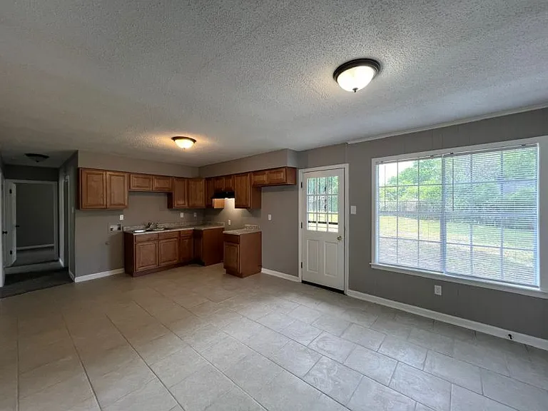 5024 Belfast Dr — Photo 8