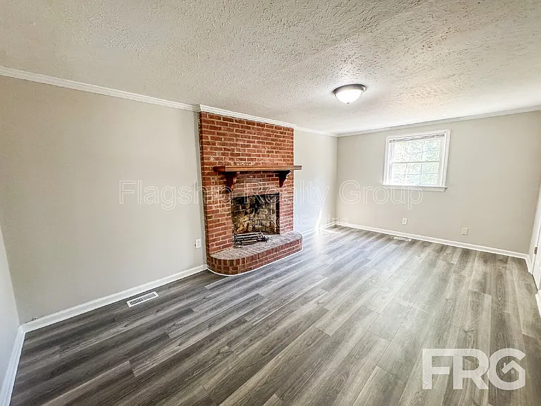 610 3rd St — Photo 28