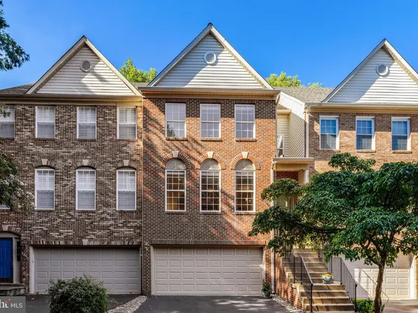 12480 Casbeer Dr, Fairfax, VA 22033