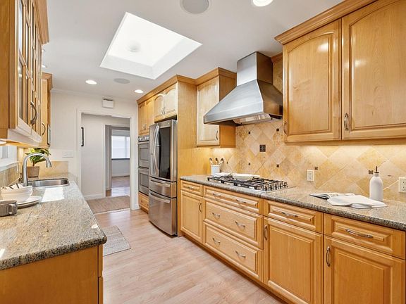 5th image of 646 Cheshire Way