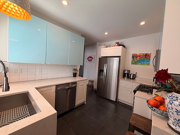 3rd image of 1341 Crane St APT 1