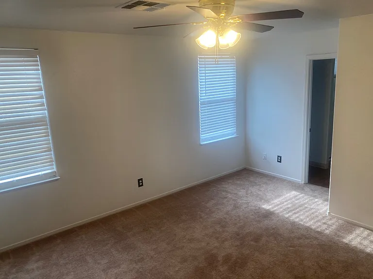 713 Spotted Eagle St — Photo 31
