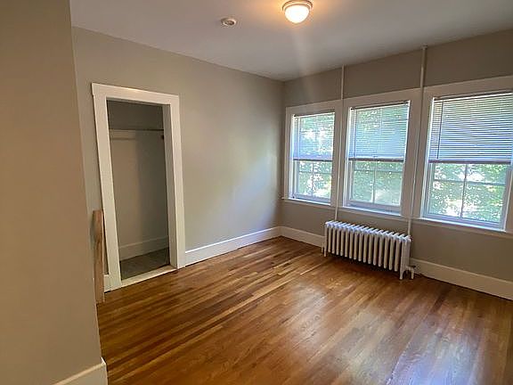 5th image of 175 Whitwell St #1