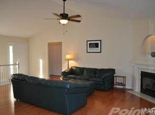 2434 Doe Run Dr, Lake Sherwood, MO 63357