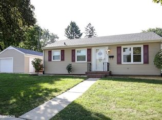 963 Shuler St, Elgin, IL 60123