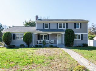 23 Elmwood Ln, Fair Haven, NJ 07704