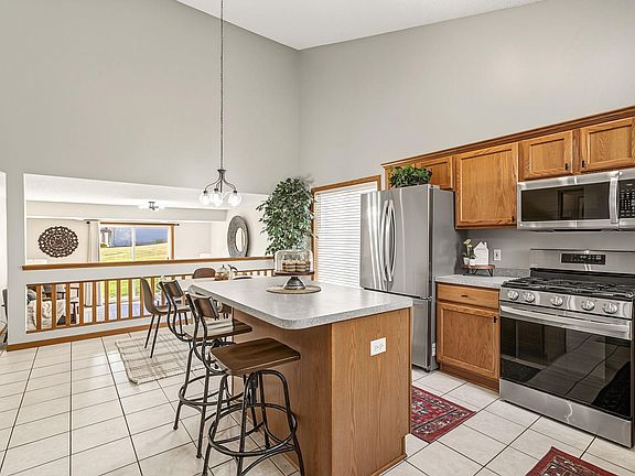 5th image of 2218 Downing Ave