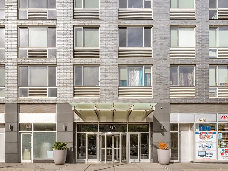 310 E 2nd St #11D — Photo 24
