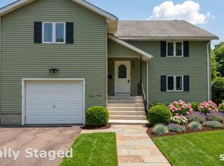 1130R Blue Hills Ave, Bloomfield, CT 06002