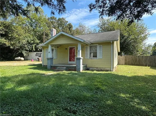 605 Chavis Dr, Greensboro, NC 27401