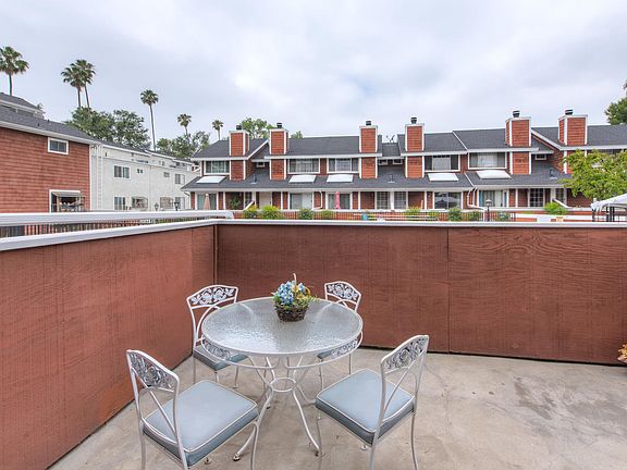 5th image of 19431 Sherman Way Unit 7