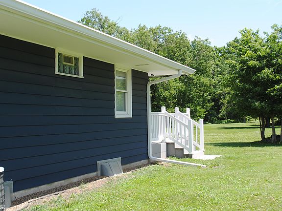 3rd image of 901 N 12th St