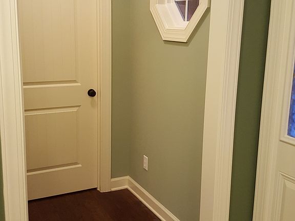 2nd image of 211 Sommer Oak Dr