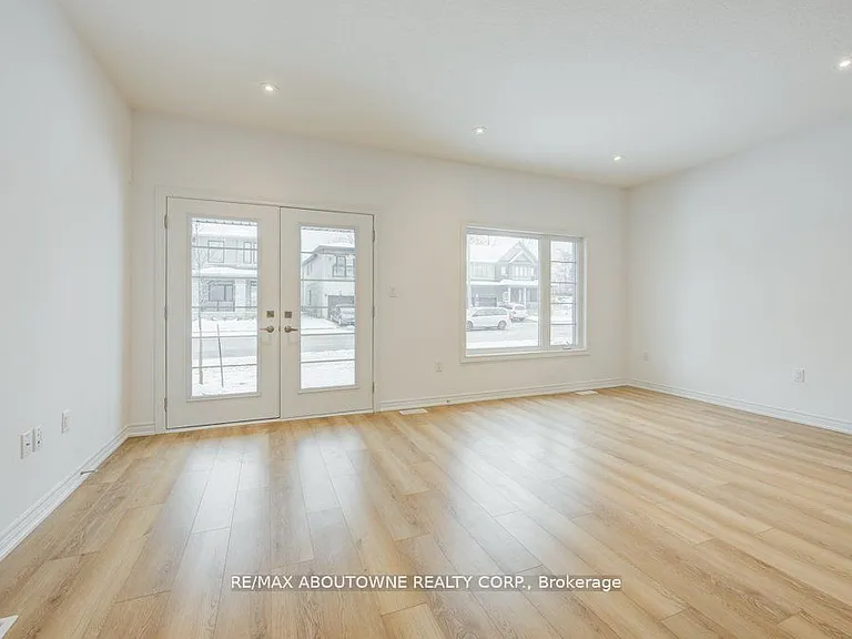 120 Court Dr #85 — Photo 11