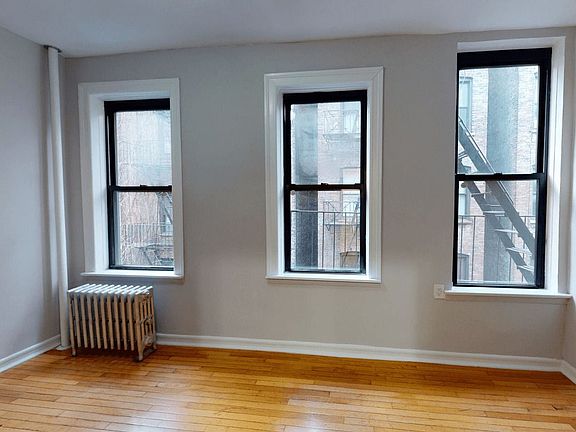 4th image of 236 E 13th St #24012