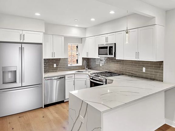 3rd image of 31-22 29th St #8