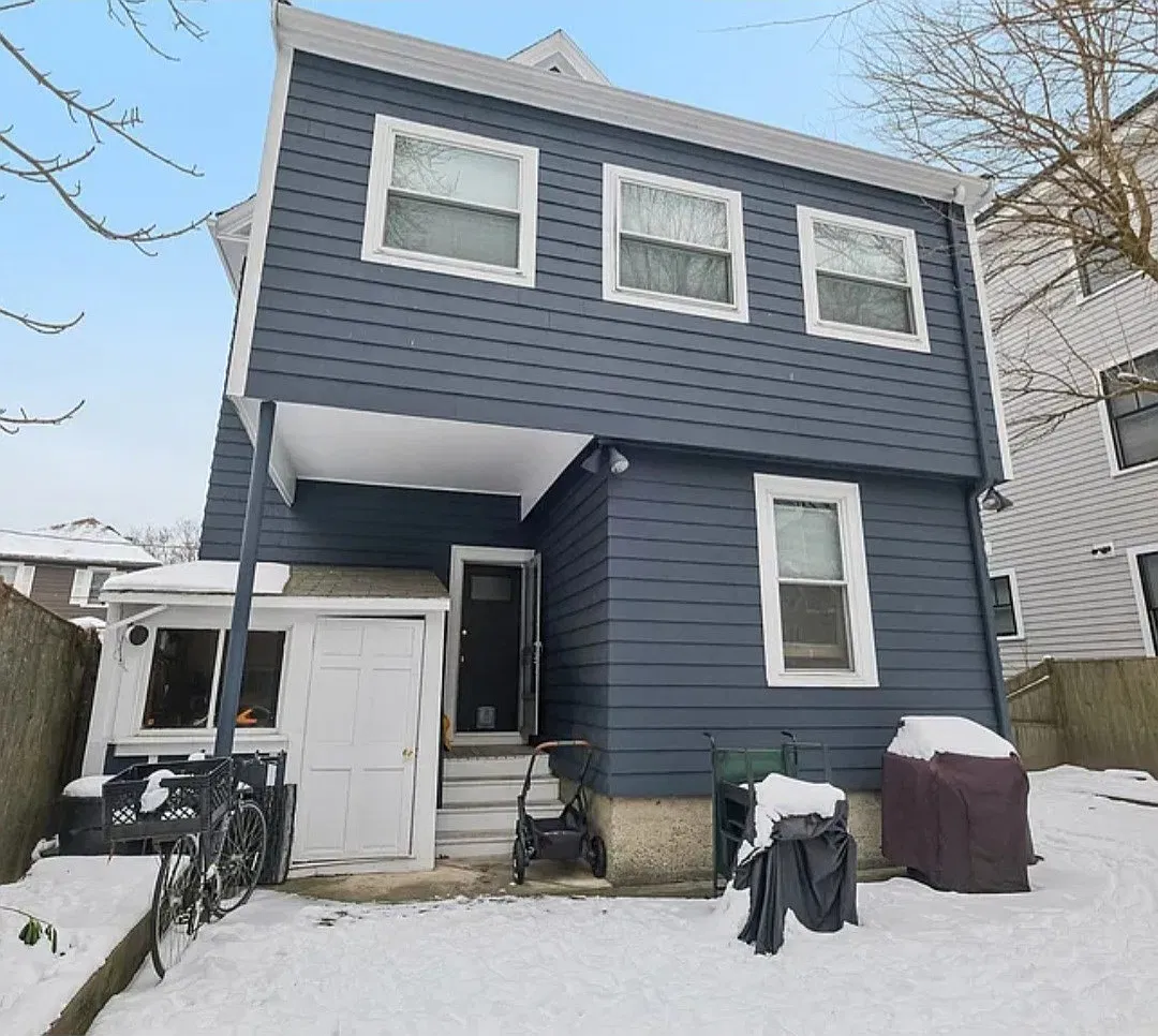 2 bed, 2.0 bath, 890 sqft, $3,600 — Photo 2