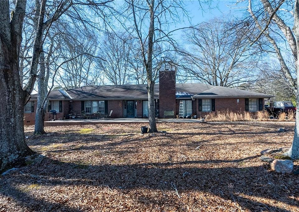 1st image of 310 Hembree Hill Dr