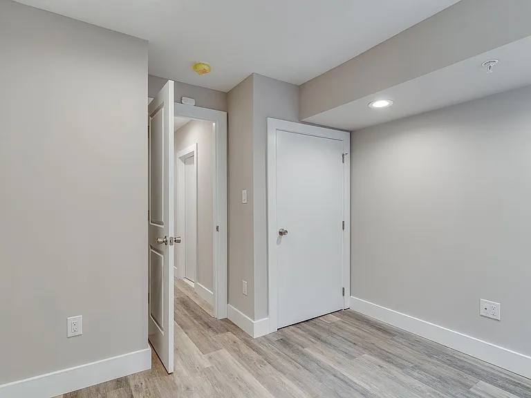 1436 N Corlies St — Photo 40
