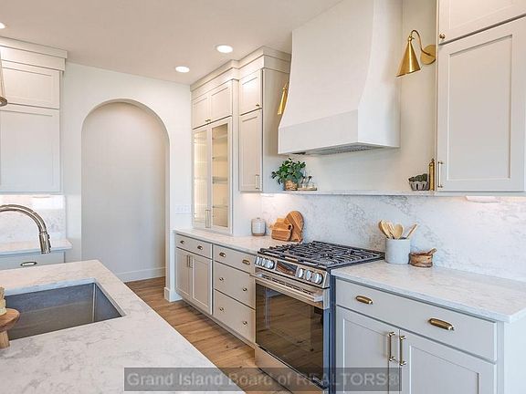 4th image of 3309 Torrey Pines Pl