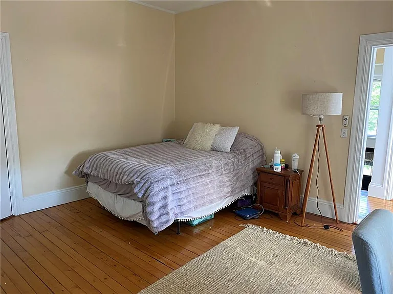 10 Clarke St — Photo 11