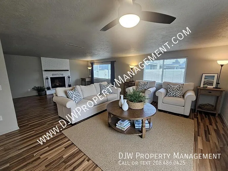 3408 Colorado Ave — Photo 2