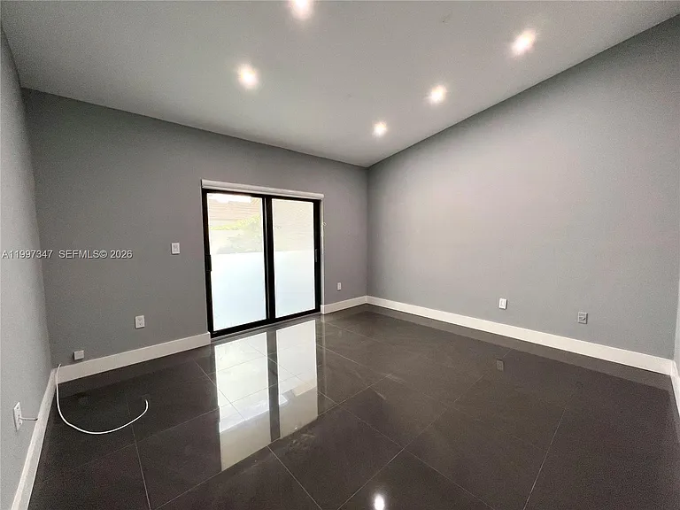 9331 NW 48th Doral Ter #0 — Photo 38