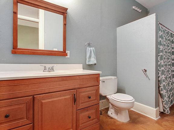 5th image of 4800 Camp St #203