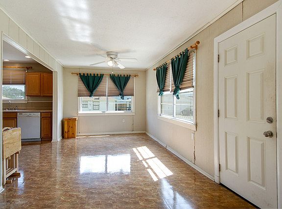 5th image of 946 Evergreen Dr