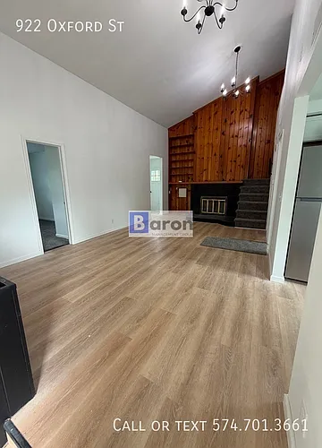 922 Oxford St Photo 1