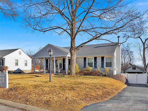 3rd image of 6931 Greenholly Dr