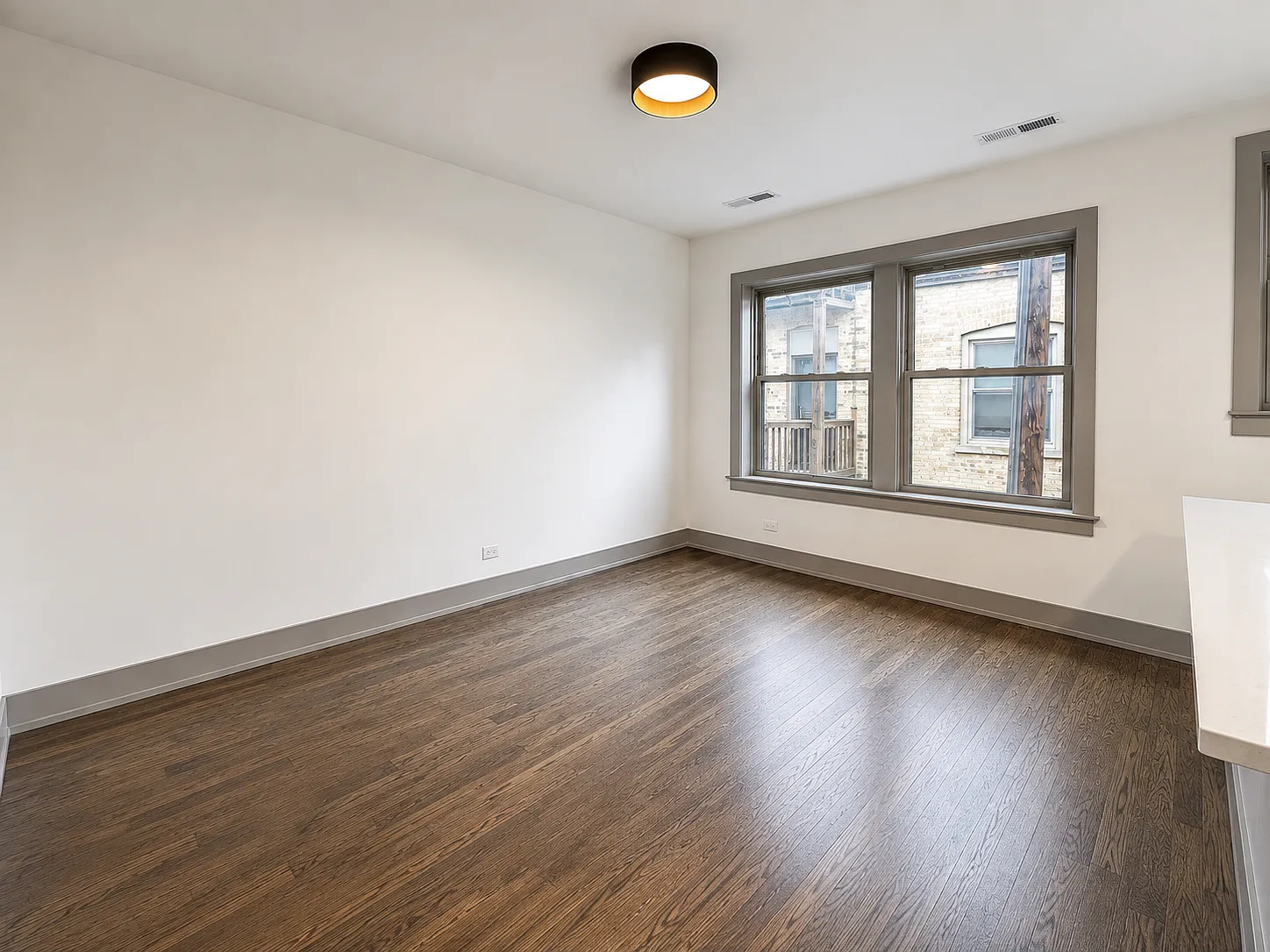 2 bed, 900 sqft, $2,350 — Photo 3