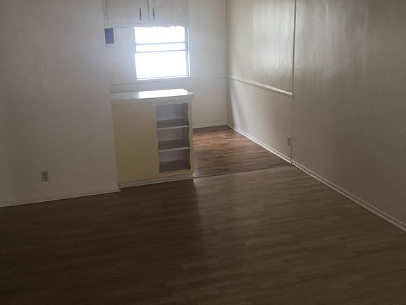 3rd image of 5323 Hermitage Ave APT 5