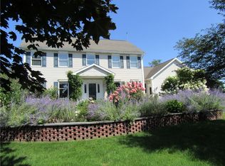 69 Edenfield Rd, Penfield, NY 14526