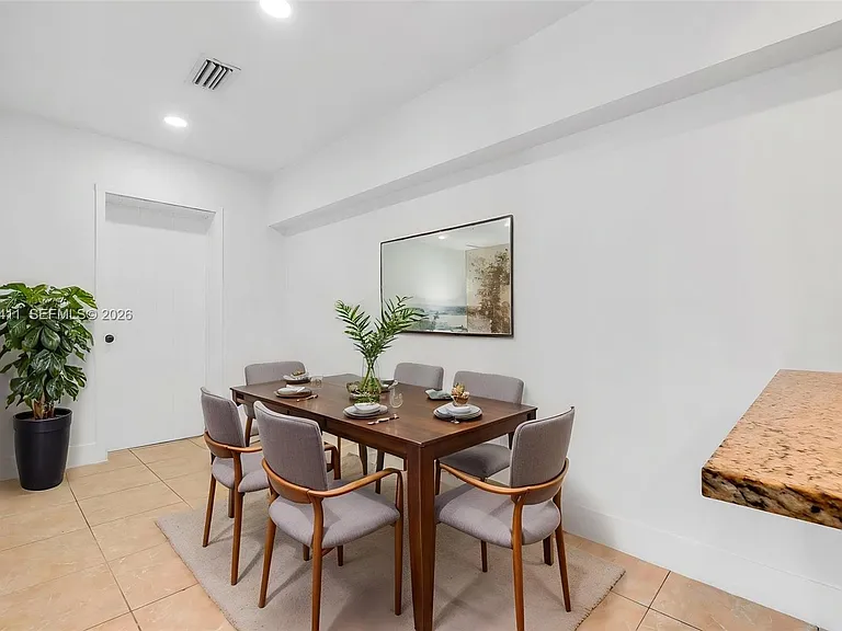 6101 SW 24th St — Photo 5