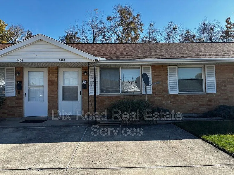 2 bed, 1.0 bath, 747 sqft, $950 — Photo 1