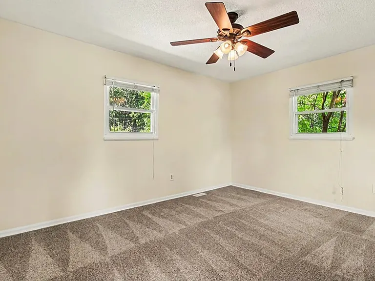 Southwind Dr — Photo 11