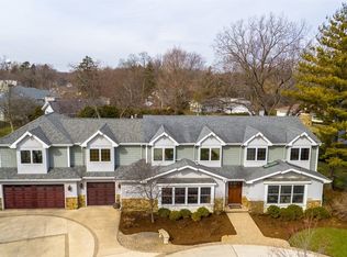 1S680 Carrol Gate Rd, Wheaton, IL 60189