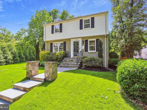 11006 Harriet Ln, Kensington, MD 20895