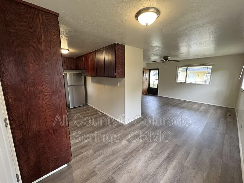 3 bed, 1.0 bath, 1054 sqft, $1,550 — Photo 4