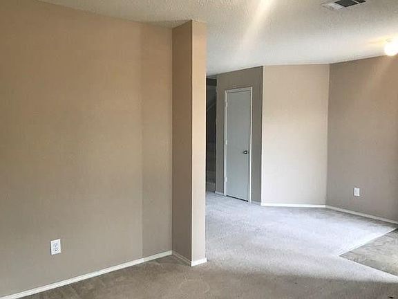 5th image of 225 Equestrian Dr