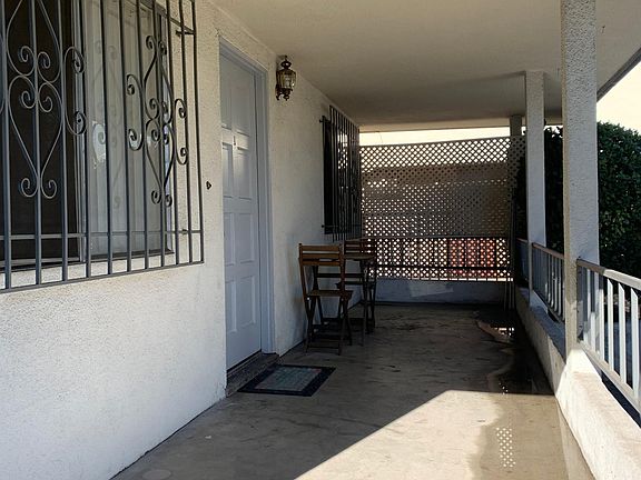 4th image of 293 N Hill Ave APT 1