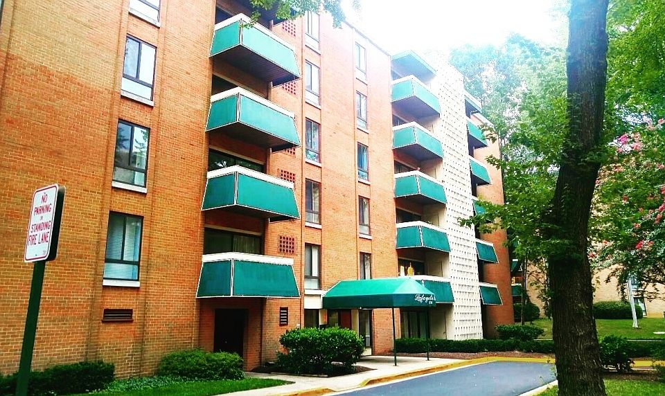 1st image of 6141 Leesburg Pike APT 305