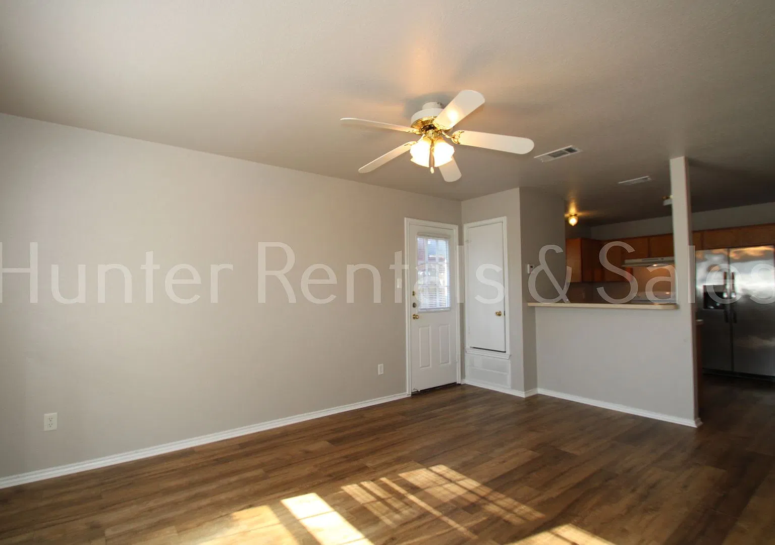 3 Bedroom Townhome — Photo 4