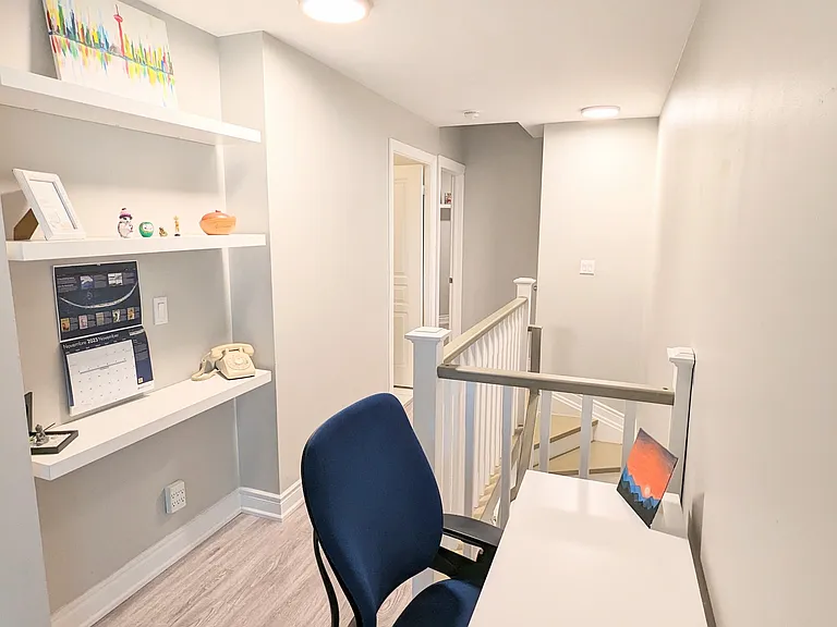 220 Burnhamthorpe Rd W #711 — Photo 16