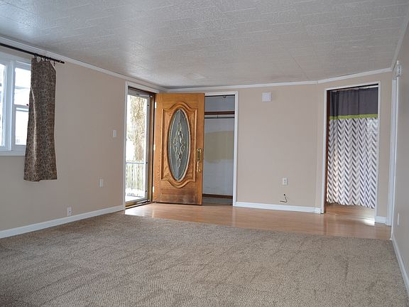 3rd image of 904 N Joliet St